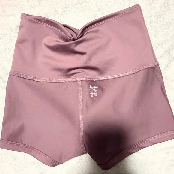 Mika Yoga Wear Viki Shorts. Gently used once, like new condition. Size Small - Picture 3 of 7